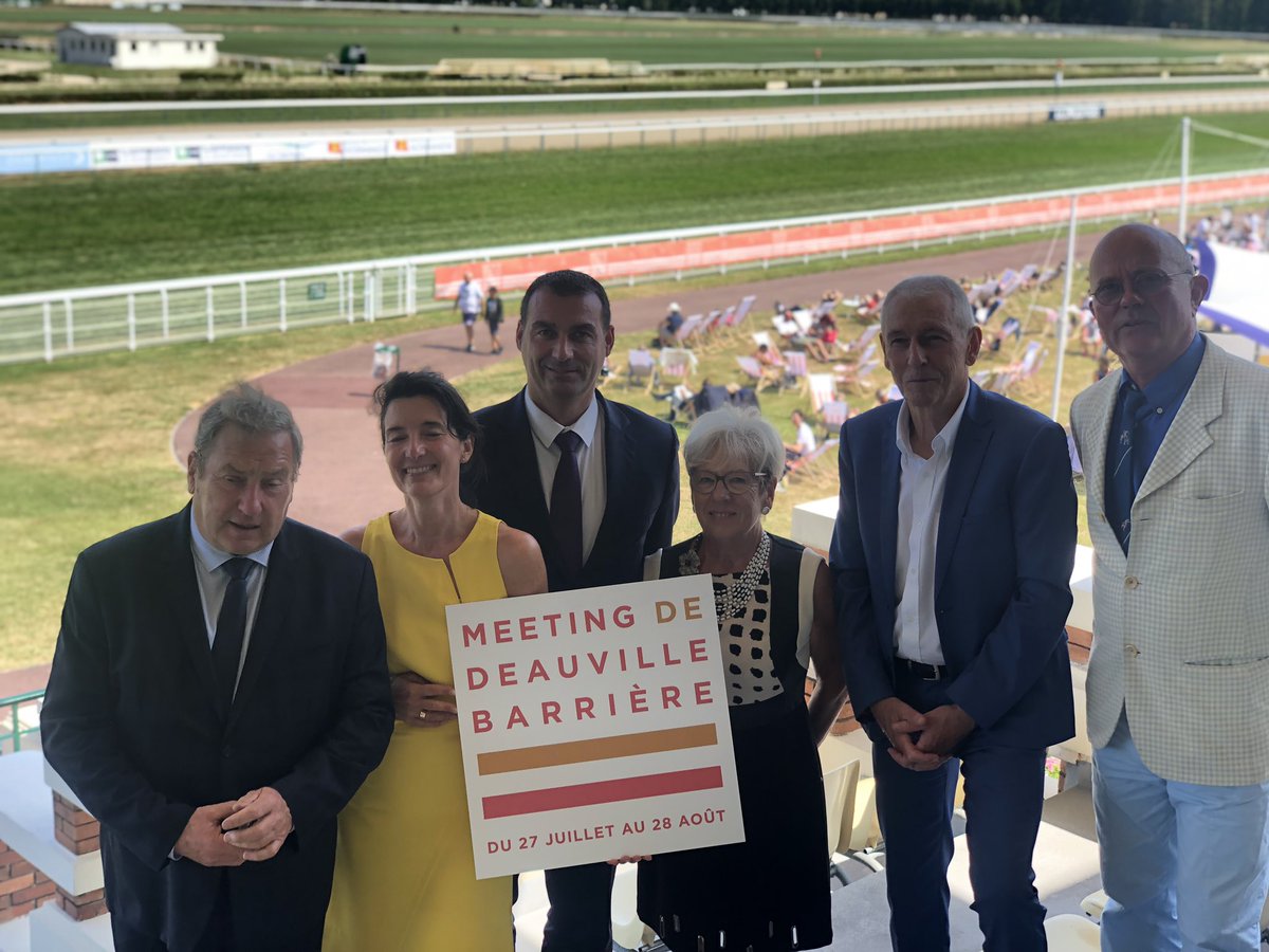 christoblanchet's tweet photo. Avec les élus du territoire #saintarnoult #deauvillle #vauville #pontleveque #reux pour le prix des collectivités lors des courses à Deauville.
Un spectacle toujours agréable à vivre.
@pmu @AudreyGadenne https://t.co/zzn6u3LaYX