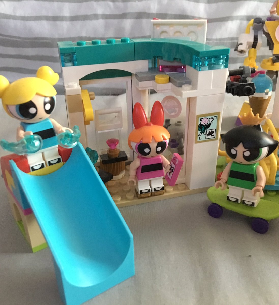 The Powerpuff Girls! Wish they had more sets for them 