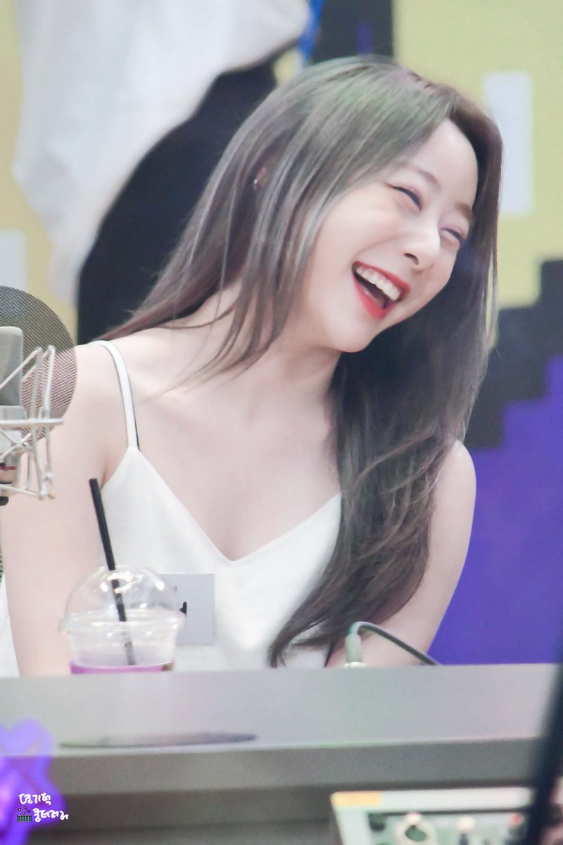 190717 아이돌 라디오

유연정
특기 : 눈으로 마카롱을 구워냄
#우주소녀 #연정 #WJSN #YEONJUNG <a href="/WJSN_Cosmic/">우주소녀</a>