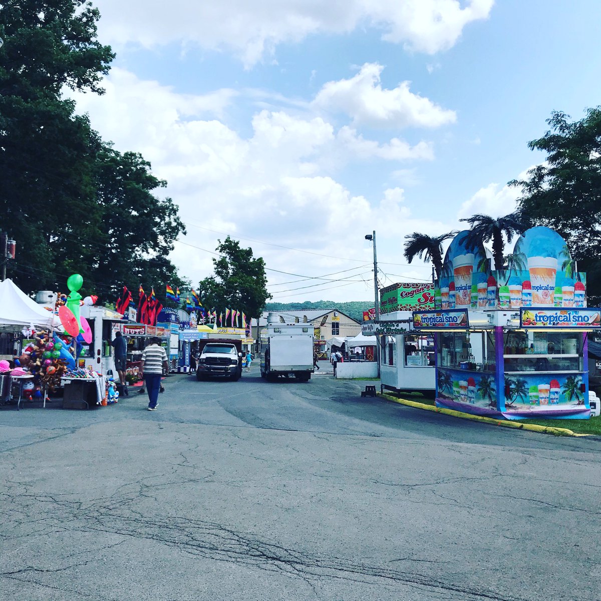 Clearfield_Fair's tweet photo. Free Preview day at the Clearfield County Fair! Harness Racing at 1pm, and Fair Queen competition at 4. Vesper services start at 7:30 on the Litz Stage in the grove. #clearfieldfairupdate2019 https://t.co/81ZGeG8Hik