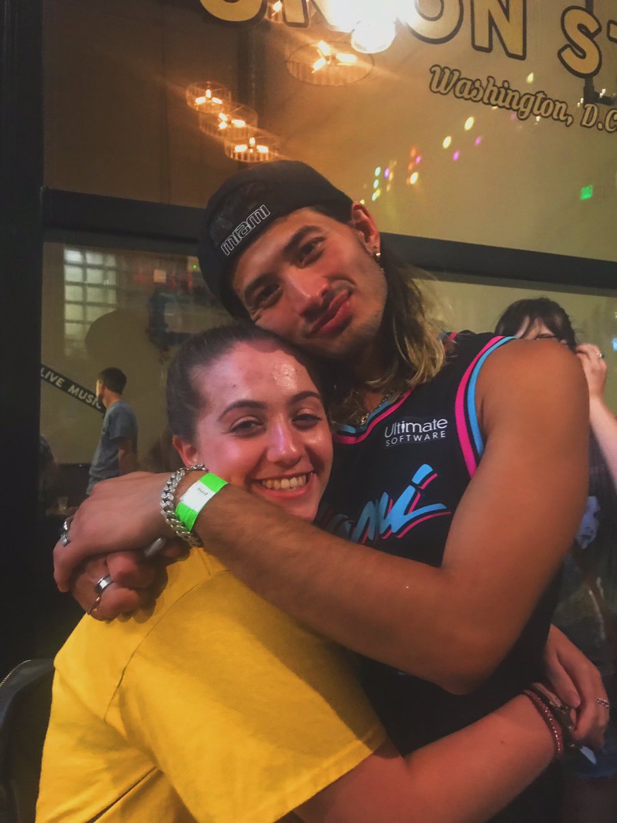 midnightnyy's tweet photo. he makes me laugh the most and he’s just too cute💚 @manjo_jagmac https://t.co/EInpHHvZXn