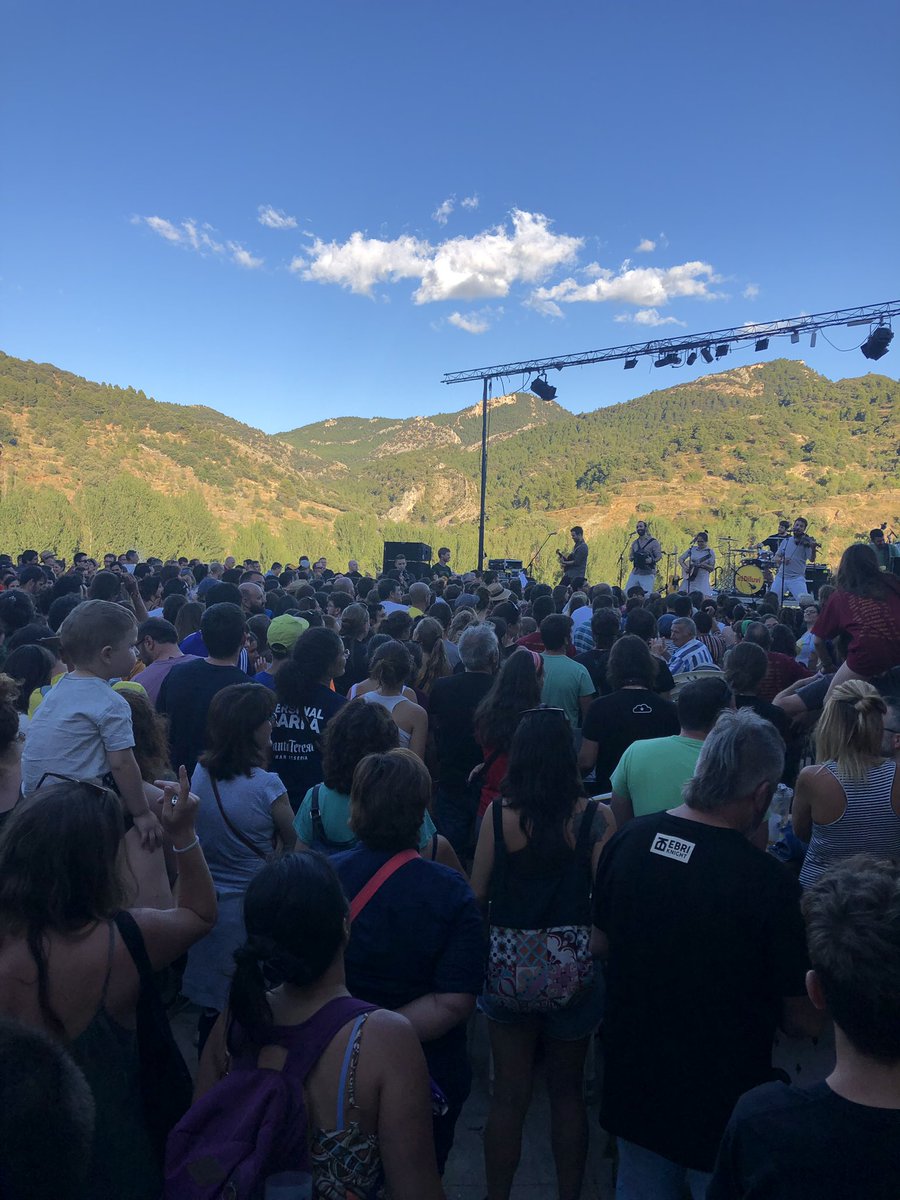 Ha finalitzat l’<a href="/AplecdelsPorts/">Aplec dels Ports</a>  concertàs dels <a href="/el_Diluvi/">el Diluvi</a>  Ens veiem l’any vinent a #Forcall. Salut i música i visca els Ports.