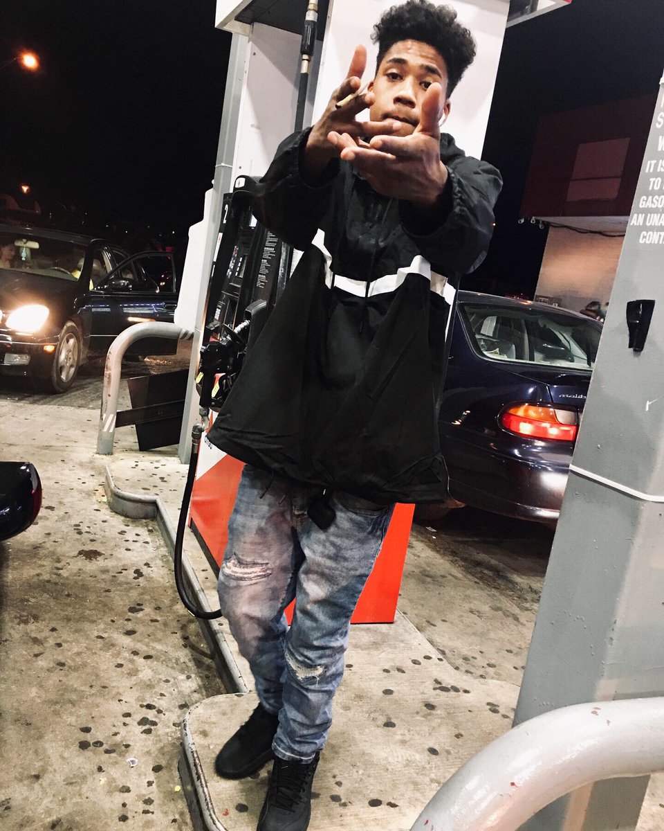 AlexDaLongWay's tweet image. Big600 🖕🏾🖐🏾 LongLiveMyBros