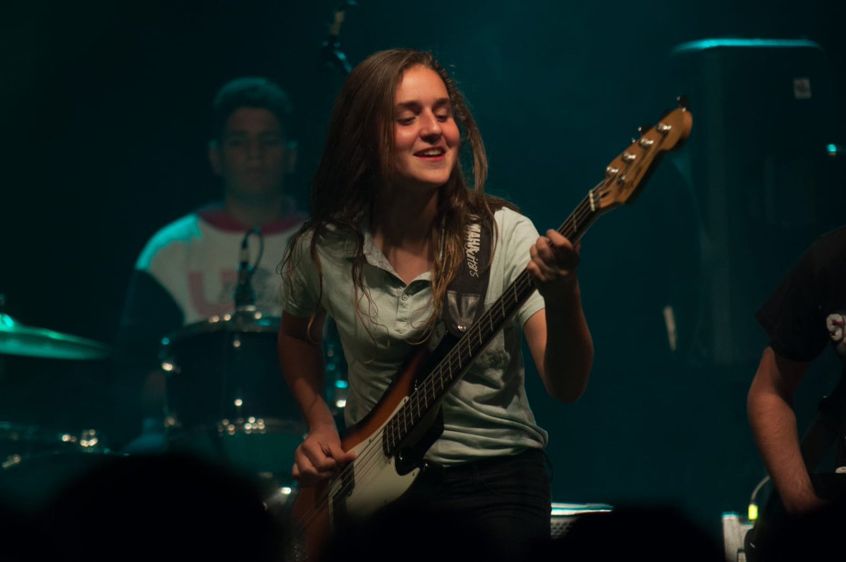 RockCampES's tweet photo. Por fín llego la #MiddleJam al turno #RockCamp114 👌👏. Han estado increíbles y lo hemos pasado fenomenal. ¡Son todos unos artistas! Enhorabuena🤗🎤🎸 https://t.co/CfQudX6KaI