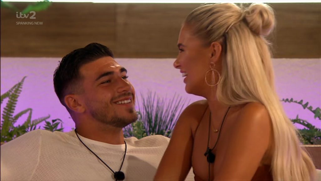 infcnty's tweet photo. think about this. 
molly and tommy are official, have been there since almost the start, and are in love. you “THINK” molly isn’t genuine, emphasis on think.
greg and amber are getting to know eachother. 
it’s obvious that molly and tommy should win. #loveisland https://t.co/e8au5J1UU8