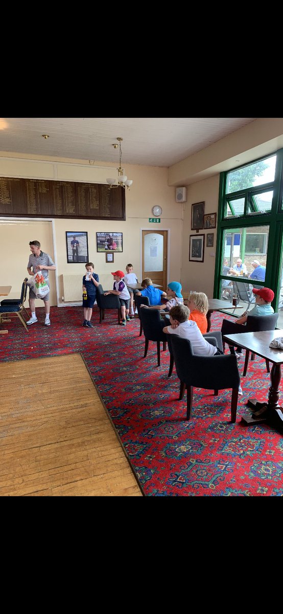 This is what it’s all about 😃
⠀
The little juniors enjoying a couple of holes tonight playing alternative shots with their golfing partners 🏌🏼‍♂️🏌️‍♀️
⠀
Very proud of this group of young future stars ⭐️
⠀
#Juniors #golf #juniorgolf #Juniors #golfcourse #coaching #HoodGolf