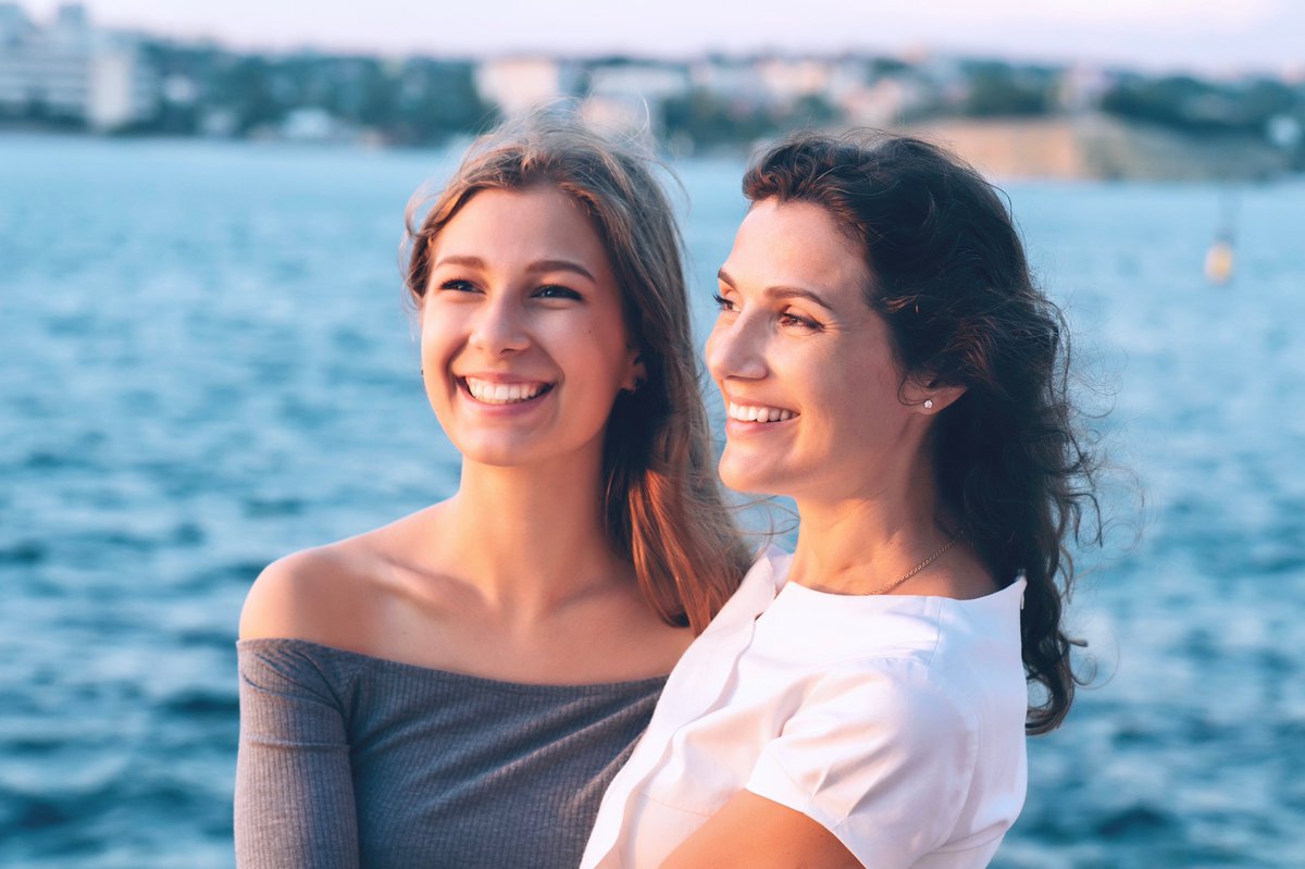 SkinKick's tweet photo. Mothers who #SkinKickIt with their daughters, glow together✨ 

"My daughter and I are loving this product! We love the scent and though we've only been using it a few weeks, I can already see a big difference! I'll definitely be subscribing!" -Roseanna💙 ⁠ #parentsday #skincare https://t.co/W5qUm1gX5s