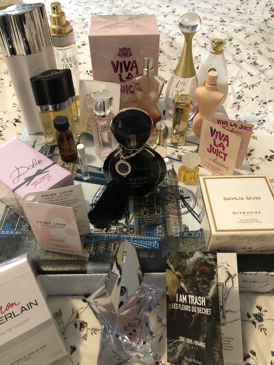 Triped67's tweet photo. @davelackie I am in LOVE with Fragrance! I recently gave away half my collection to family because while it’s #nevertomany it does save on space! #Variety is the spice of life! #BvlgarNeroli My favourite is All of them 😍 https://t.co/adukwSZzsf