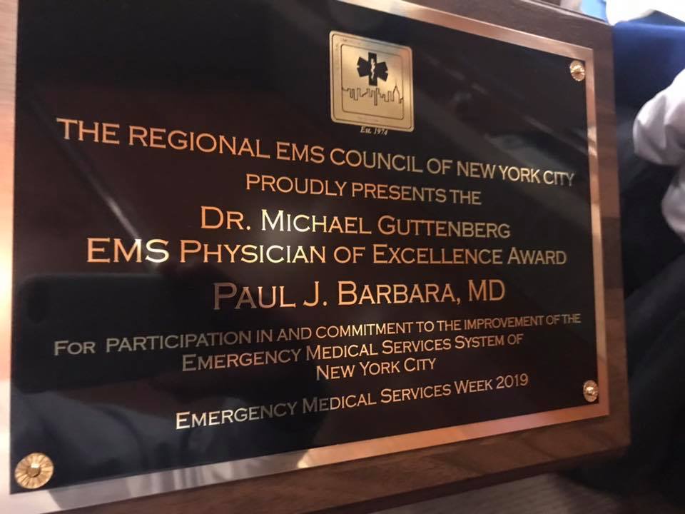StGeorgesU's tweet photo. Congratulations to Paul Barbara, MD '04, who was recently presented the Dr. Michael Guttenberg Physician of Excellence Award by the Regional EMS Council of New York City. Dr. Barbara is a longtime physician at @SIUHOSPITAL's Department of Emergency Medicine. #NationalEMSWeek https://t.co/QHIizGAdnR