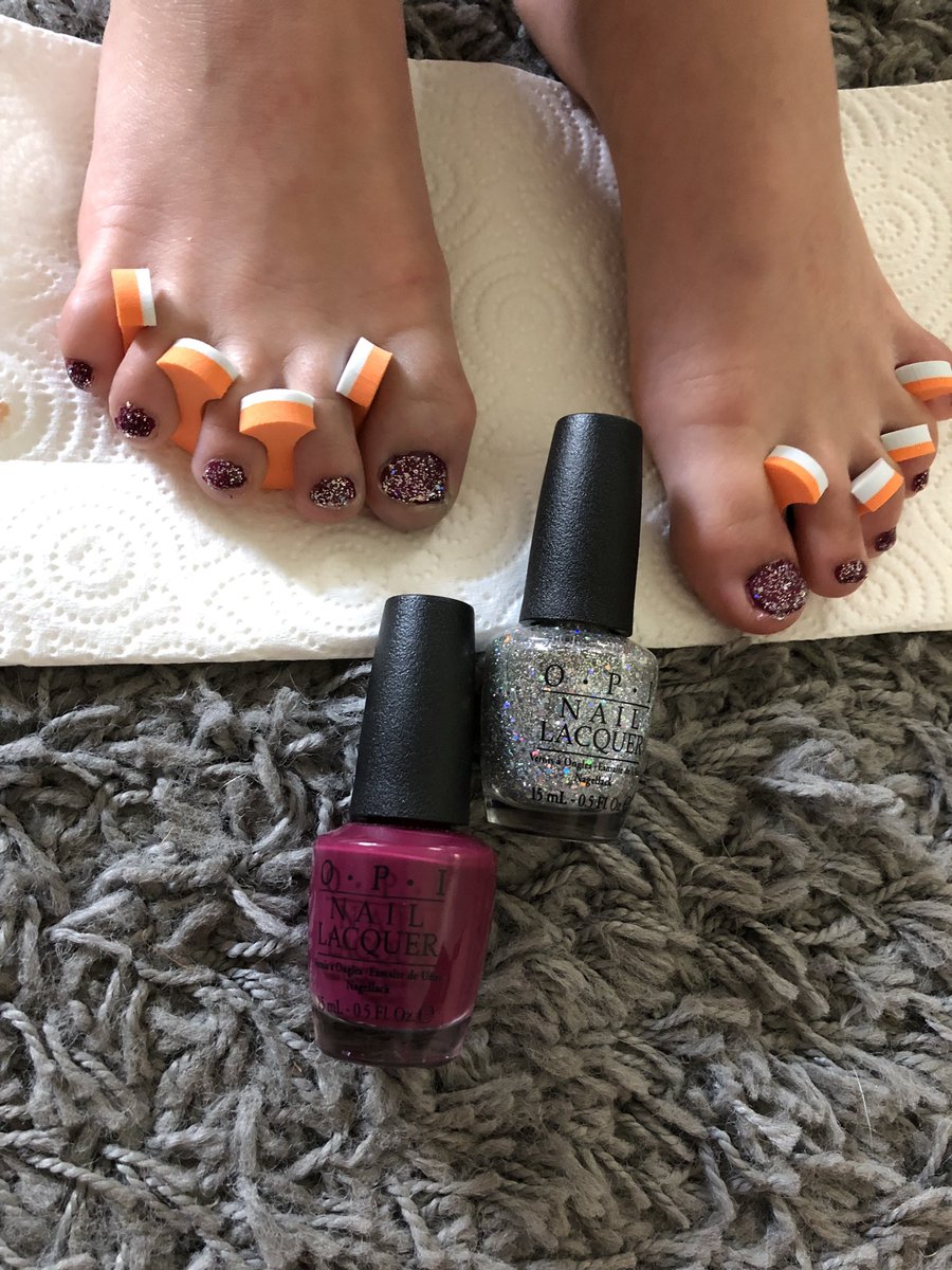 lesliewants's tweet photo. @holotaco @nailogical here is my five year olds pedicure! She is mad we missed the holo taco order!! 🤣🤣 #isfivetooyoungforholo #shelovesyou https://t.co/IClucv9lVW