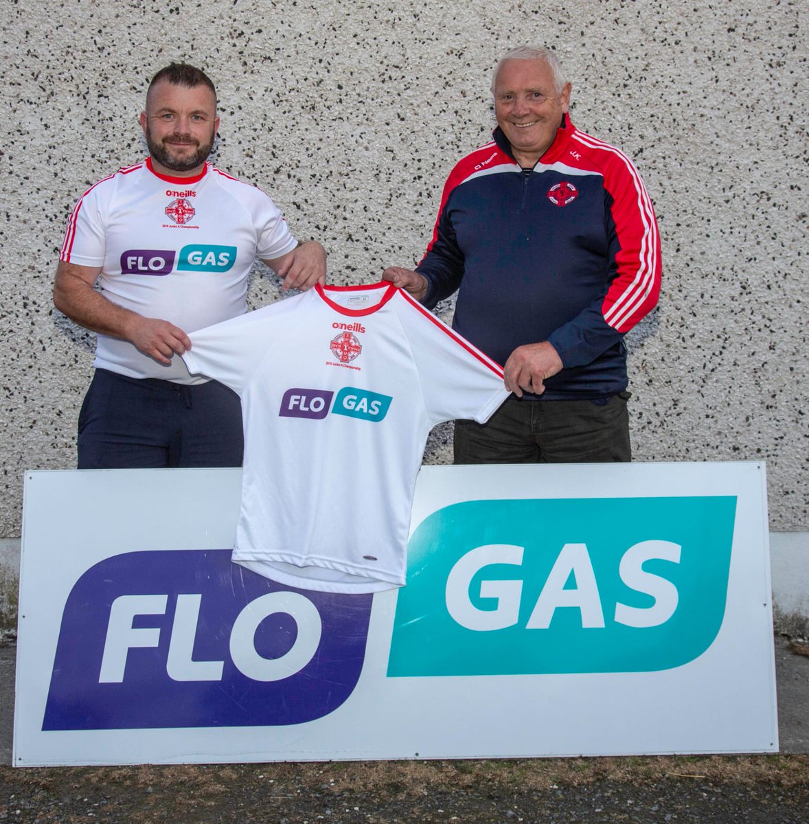 BallonGFC's tweet photo. Big shout out to @FlogasIreland for sponsoring our New Team Shirts....new kit, first Championship win tonight..... things are looking up !
#supportourvillage #carlow
@Carlow_GAA https://t.co/Agl6GzPjsb