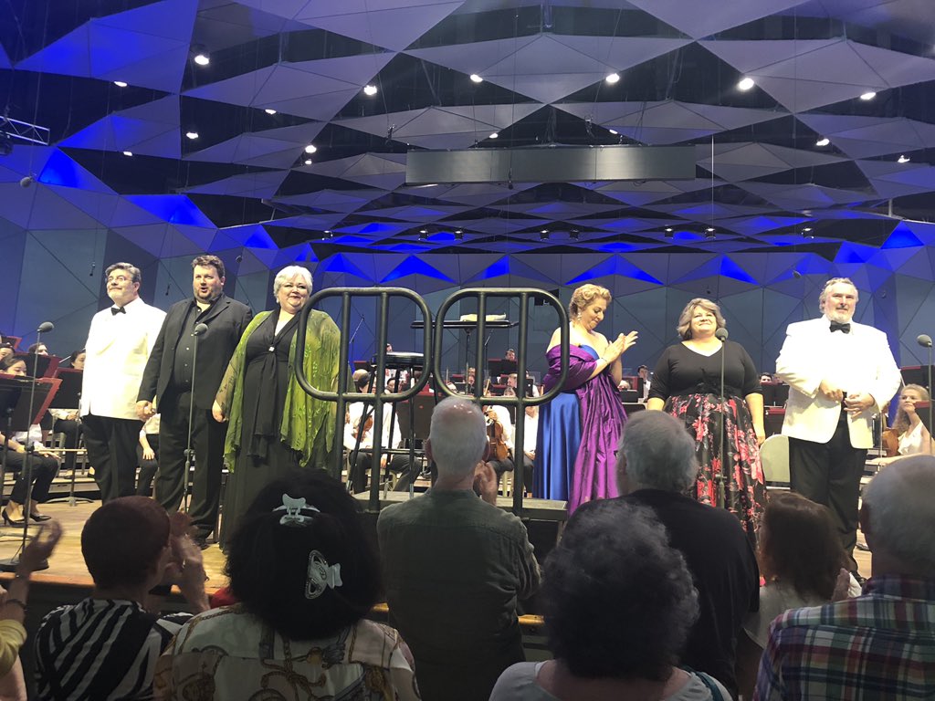 with perfection in elocution, astonishing low notes, & every gesture impeccably in place; @simononeill ‘s stentorianly ringing passionate #Siegmund; @jamesrutherford making an auspicious #TanglewoodDebut as a powerful & emotionally torn #Wotan; & #FranzJosefSelig , a vengefully