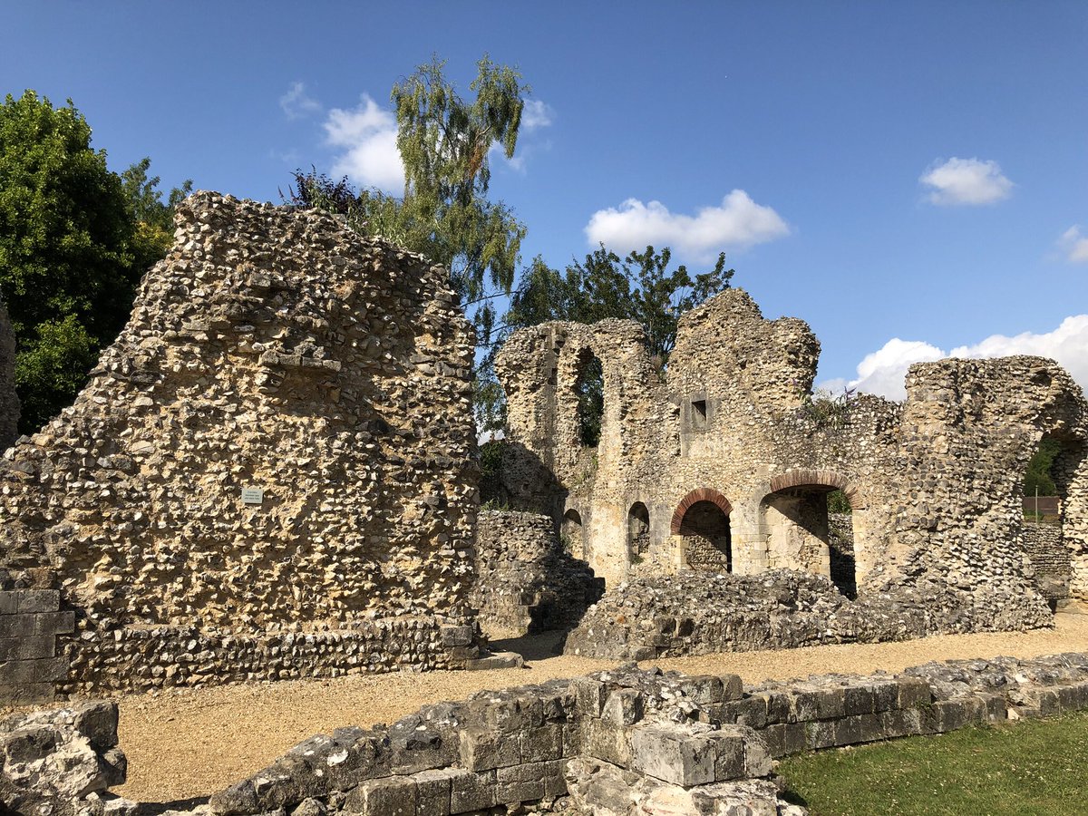 EnglandPhoto's tweet photo. Wolvesey Castle (Old Bishop’s Palace), Winchester, Hampshire 
https://t.co/pCeqprTzog
#englishheritage #winchester #visithampshire https://t.co/qPuUv8wTUc