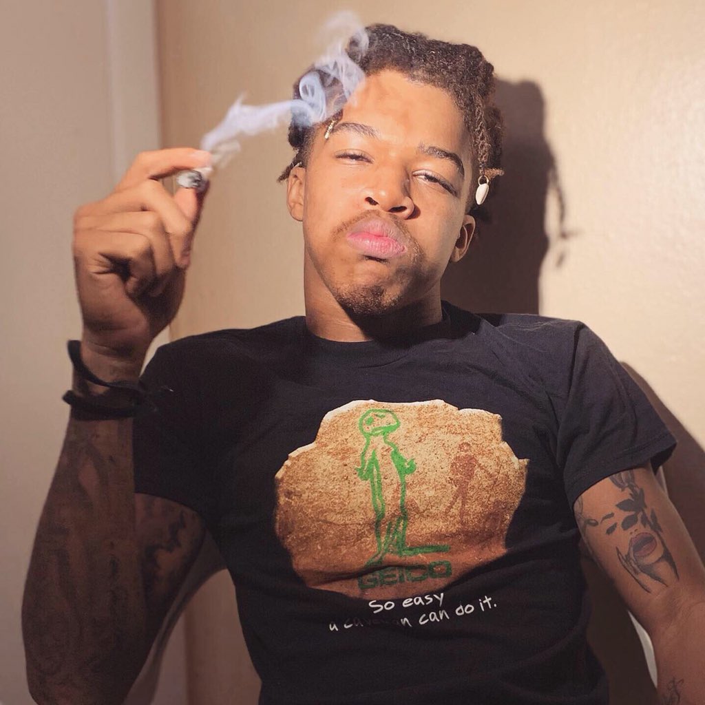 KING_WATTS87's tweet photo. *exhale🍃* https://t.co/7pG9WsM0jy