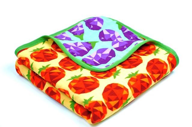 Our cotton is super duper soft and gives our cotton cuddle blankets a lighter, fluffier feeling than our bamboo blend, but is equally as luxe.  Which do you prefer?⁣
-⁣
We love to hear from you!  Like and comment o this post for a chance to win a $25… ift.tt/2GLXlX9