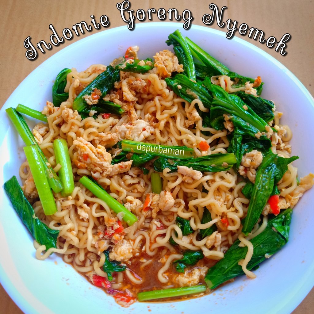 arsanti96's tweet photo. Kreasi Indomie Goreng Nyemek dapurbamari https://t.co/8JvIyIRAm0 https://t.co/1e8sjpvExc