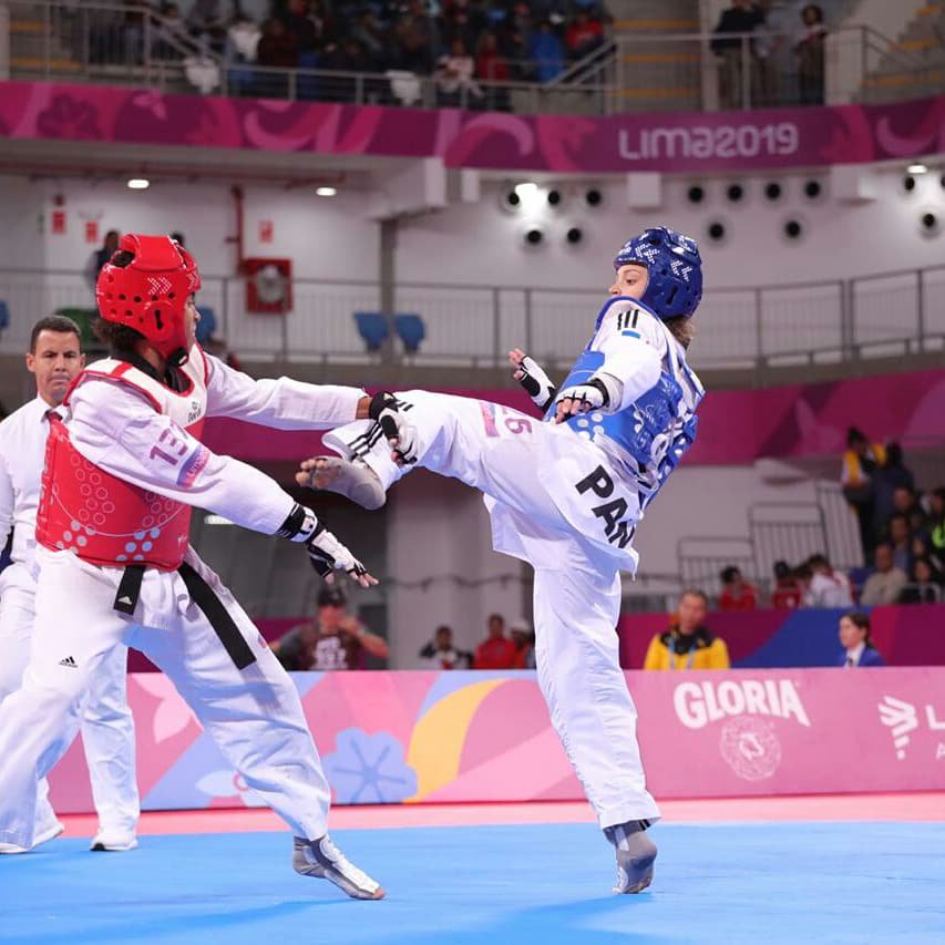 Telemetro's tweet photo. ¡GANÓ CARSTENS! La panameña🇵🇦 @CarolenaPanama vence a Yamicel Núñez de Cuba y avanza a cuartos de final donde enfrentará en los -57 kg de Taekwondo a la mexicana Fabiola Villegas a las 4:10pm #Lima2019 @deportes_rpc https://t.co/cxSu1GfMWe
