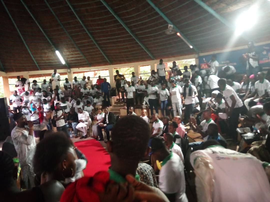 hamdryatou's tweet photo. Parc national de Bamako avec plus de 100 jeunes blogueurs du Mali pour une soirée culturelle. des slams, de la musique et des échanges entre ces jeunes venus du Burkina Faso du Mali et du Niger pour la promotion de la Paix. #PAIXauLiptakoGourma @EqualBF https://t.co/V0h0ZDTwpO