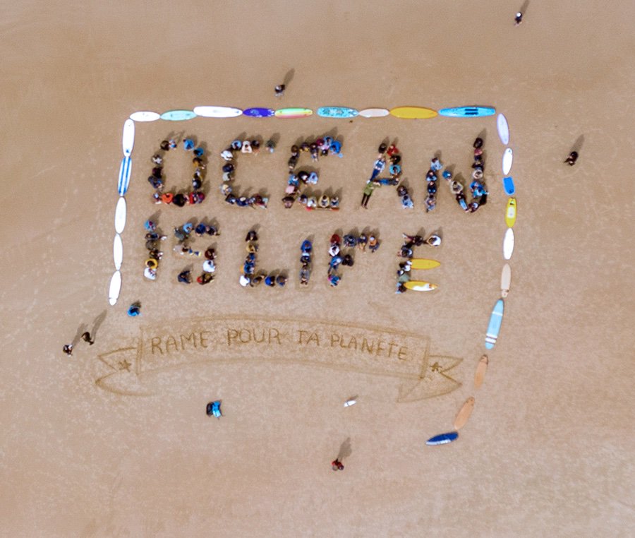 Surfrider CôteBasque (@surfriderbasque) on Twitter photo Depuis octobre 2018, tous les mois, des surfeurs manifestent pour le climat. Ils seront à Biarritz pour le G7.
Ça vous intéresse <a href="/NotreAffaire/">Notre Affaire à Tous</a> <a href="/greenpeacefr/">Greenpeace France</a> <a href="/RACFrance/">Réseau Action Climat</a> <a href="/Alternatiba_/">Alternatiba</a> <a href="/bizimugi/">Bizi !</a> <a href="/FNEasso/">📦🦋 France Nature Environnement</a> <a href="/FondationNH/">Fondation Nature Homme</a> <a href="/cdion/">Cyril Dion</a> <a href="/AnvCop21/">ANV-COP21</a> <a href="/350France/">350.org - France (@350france.bsky.social)</a> <a href="/amisdelaterre/">Les Amis de la Terre FR</a> ? Depuis octobre 2018, tous les mois, des surfeurs manifestent pour le climat. Ils seront à Biarritz pour le G7.
Ça vous intéresse <a href="/NotreAffaire/">Notre Affaire à Tous</a> <a href="/greenpeacefr/">Greenpeace France</a> <a href="/RACFrance/">Réseau Action Climat</a> <a href="/Alternatiba_/">Alternatiba</a> <a href="/bizimugi/">Bizi !</a> <a href="/FNEasso/">📦🦋 France Nature Environnement</a> <a href="/FondationNH/">Fondation Nature Homme</a> <a href="/cdion/">Cyril Dion</a> <a href="/AnvCop21/">ANV-COP21</a> <a href="/350France/">350.org - France (@350france.bsky.social)</a> <a href="/amisdelaterre/">Les Amis de la Terre FR</a> ?