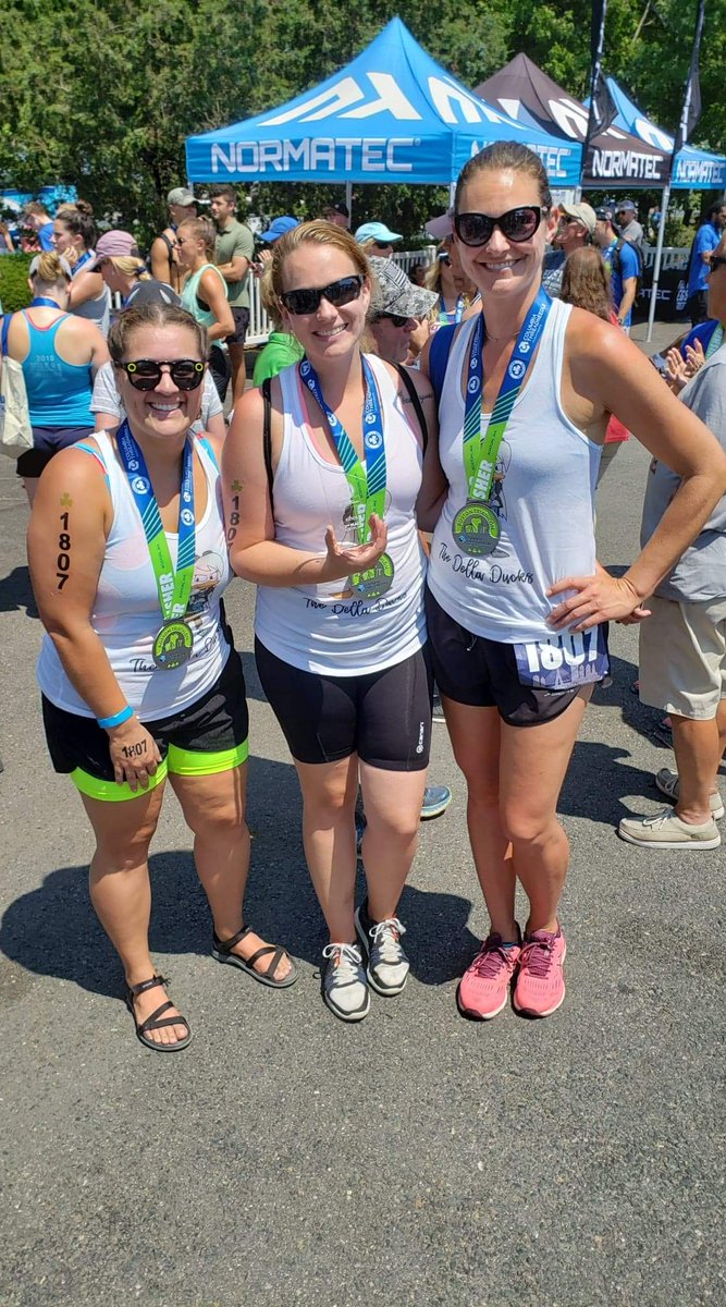 KaiteeFernandez's tweet photo. Got 3rd place for the #BostonTri female sprint relay!!! I can't believe it. What a great event! Now to go home, eat, sleep, and regret not taking a recovery day tomorrow. 😂 @BostonTriathlon https://t.co/rnDzjNrjXt