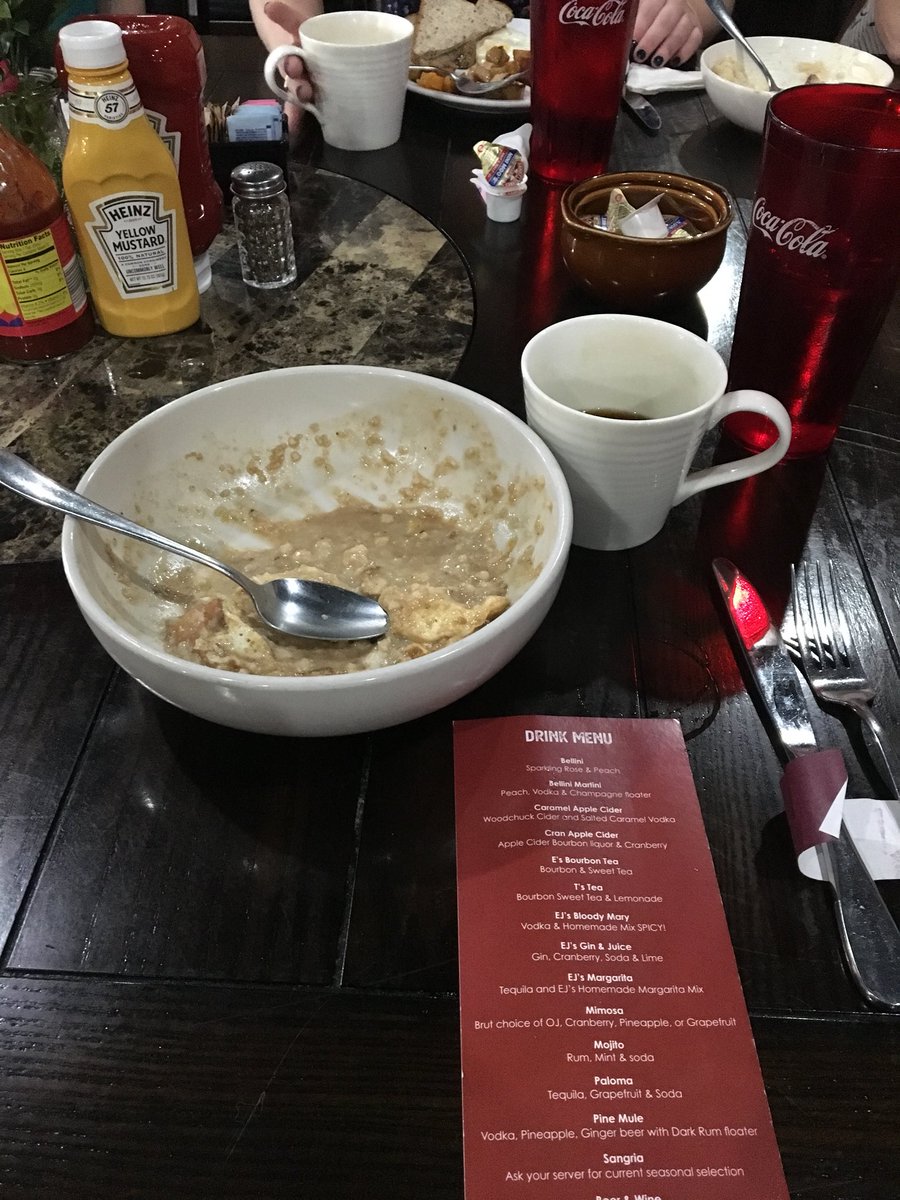 NokomisM's tweet photo. #fbpt #showusyourejs Love these shrimp and grits! https://t.co/ho8o5Vqwbo
