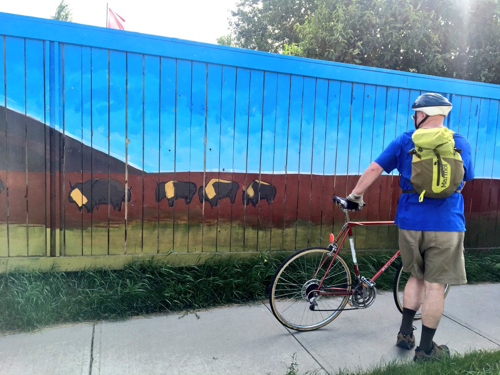 ChinookCHS's tweet photo. Beautiful morning for the story of the Northern Hills Mural, the longest mural in Canada and an artistic representation of #Calgary's history! #HistoricCalgaryWeek #HCWYYC #YYCArt https://t.co/EJHBrkO2ma