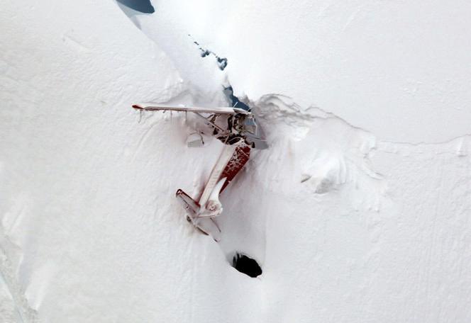 AirlineNews's tweet photo. Alaska: Park Service Awards Glacier Air Tours on Denali • https://t.co/T7XIqpqixO • Bodies of Polish Tourists in K2 Crash to Stay on Alaska Peak • https://t.co/IuEvOFclrw • Sister airlines Rust’s & K2 recent Fatal crashes Alarm Experts #Alaska #Denali #BB21 #D39FirstLook @WSJ https://t.co/qfMclcOEpi