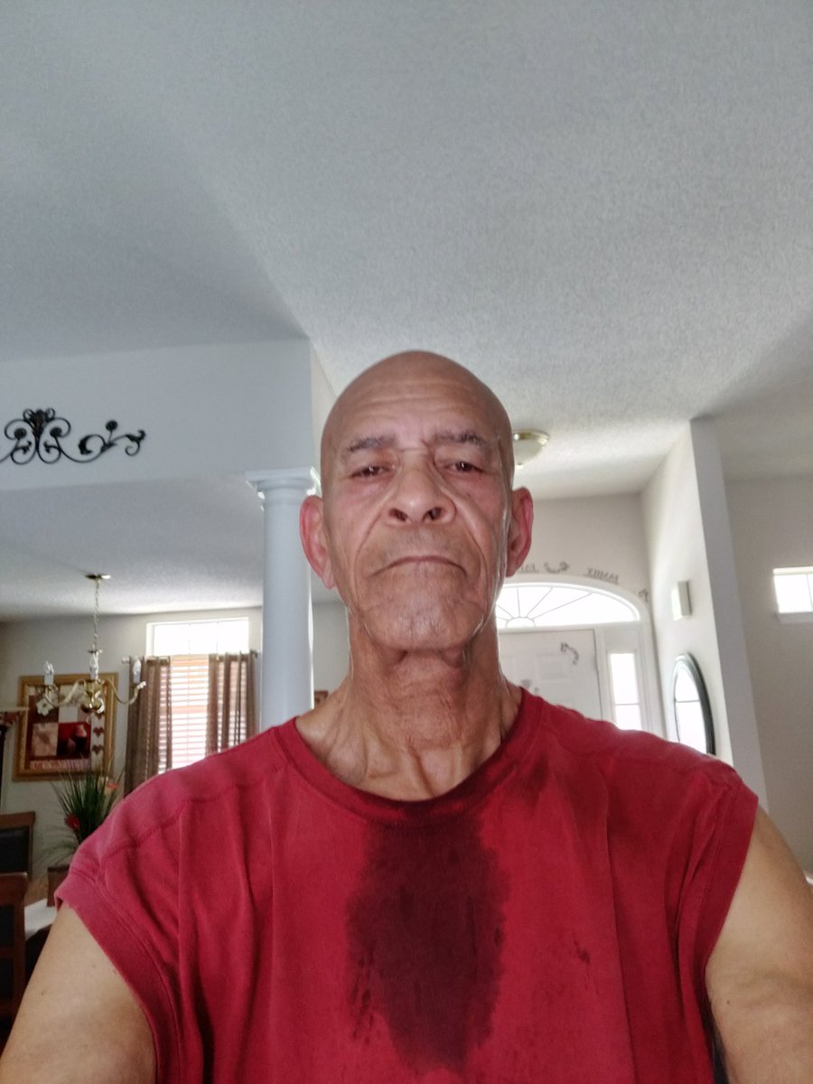 MobileGeezer's tweet photo. #mowing completed.
#OnePlus7Pro #frontfacingcamera https://t.co/CA3oo8aHDG