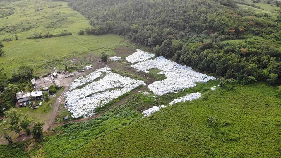 PepoWoodz's tweet photo. Recuerda @ricardorossello que tampoco olvidaremos que en una emergencia nacional le negaste el agua a mi familia junto con las otras millones de familias en Puerto Rico. 

Y si, esta bien cerquita de tu casita en Dorado. https://t.co/I2WDeOekXL