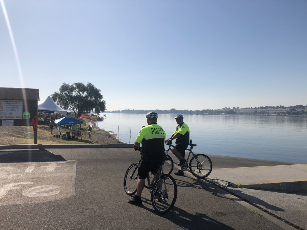 PascoPoliceDept's tweet photo. Are you ready for the @Water_Follies finals?! We are and will be here all day! @FranklinFire3 @PascoWAFire @Pasco_WA #ItsAGreatDayForRaces #FindSomeShade #Hydrate https://t.co/IeescxmlqT