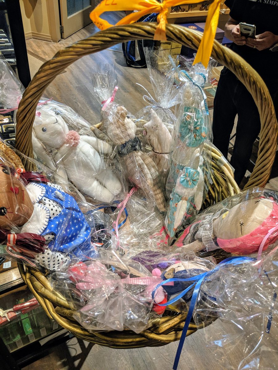 phantom_regrets's tweet photo. my mom made dolls and stuffed animals &amp; so my dad set up a display at his cigar shop so he could sell them for her. couple goals af https://t.co/gS2c08Bixi