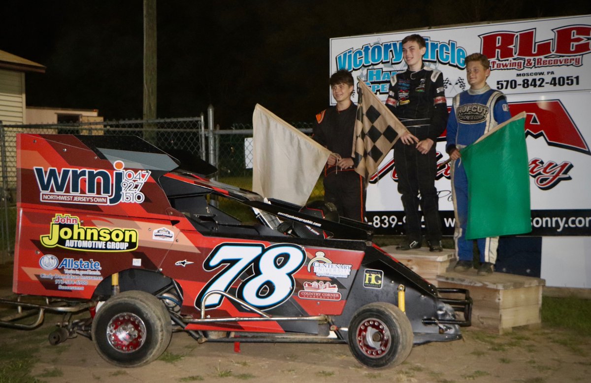 DFRacing78_77's tweet photo. Congrats on 1st for #78 in #jrslingshots feature &amp; Happy Birthday, too! Congrats to Kasey Hufcut 2nd &amp; James Hendricks 3rd! Great night @HamlinSpeed. #77 Wally took 2nd in #SuperSlingers features and 8th in #Firecracker100. 🏁😀 https://t.co/r7BUHkBT0K