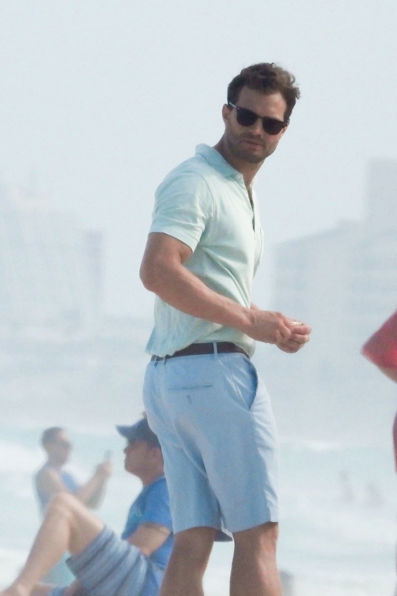 #PartOne Nuevas fotos de Jamie en Cancún 🏖🇲🇽  #BarbAndStarGoToVistaDelMar  27/07/2019
 Thanks 📸<a href="/EverythingJDcom/">Everything Jamie Dornan • Fansite</a>