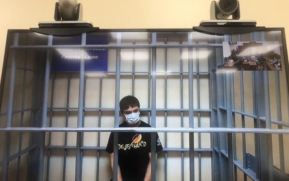 usuprun's tweet photo. Ігор Гриб, батько бранця Кремля Павла Гриба, заявив, що перебування Павла у в’язниці — небезпечне для його життя. “В будь-який момент в нього може статися внутрішня кровотеча і він може померти”. Росія викрала Павла та незаконно засудила його до 6 років в’язниці. #FreeHryb https://t.co/ANdUHfYOSZ