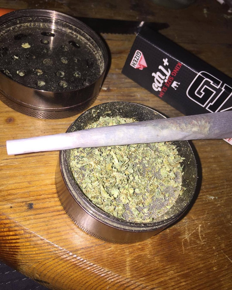 EuniceCheng12's tweet photo. A good shot tonight...#cannabis #cannabiscommunity #weed #marijuana #cbd #thc #cannabisculture #weedporn #weedstagram #hightimes #hemp #maryjane #stoner #sativa #indica #ganja #medicalmarijuana #life #kush #highlife #dabs #dank #growyourown #cbdoil #highsociety #smoke #high https://t.co/GAsa85r1ce