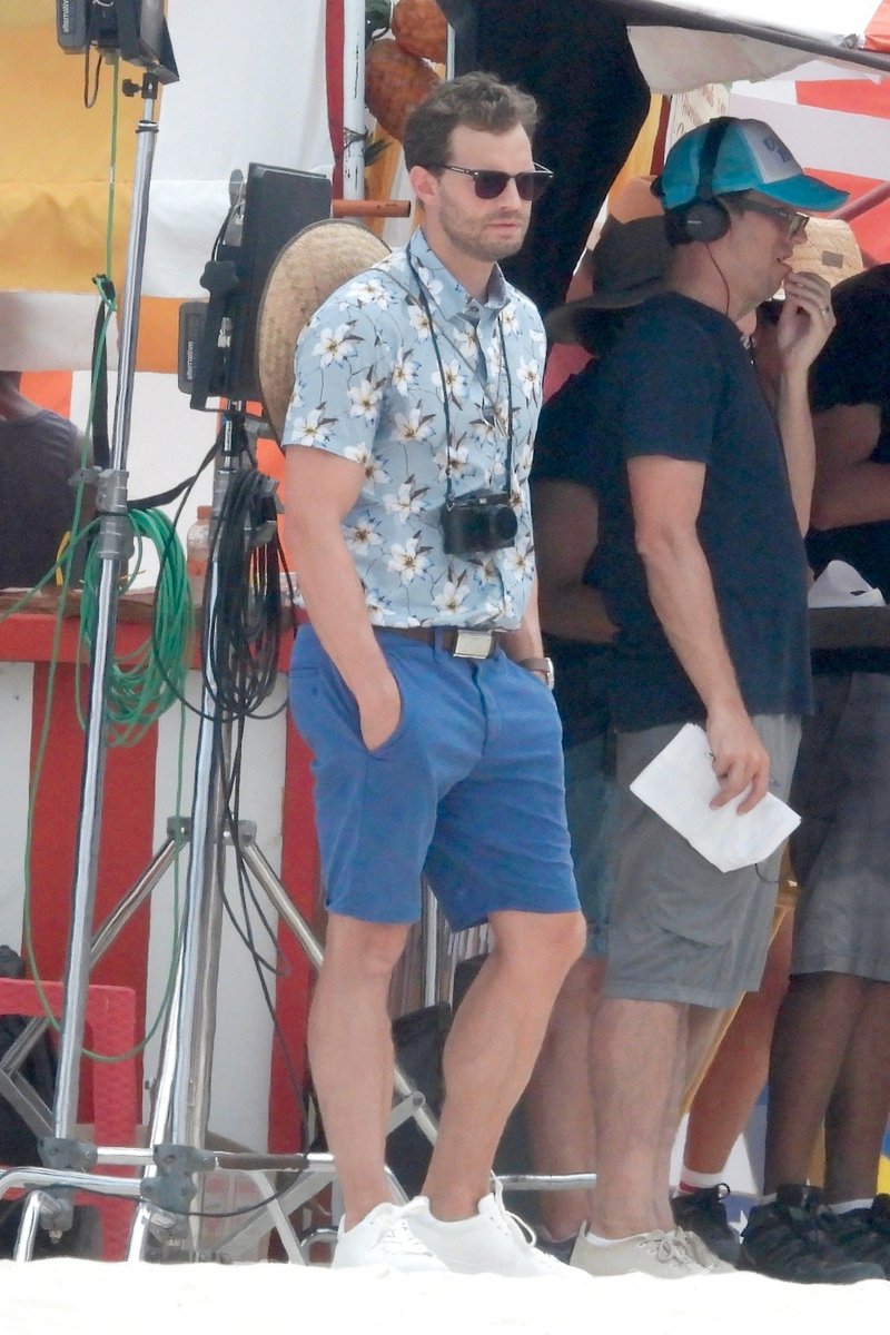 DornanMex's tweet photo. #PartTwo Nuevas fotos de Jamie en Cancún 🏖🇲🇽  #BarbAndStarGoToVistaDelMar  27/07/2019
 Thanks 📸@EverythingJDcom https://t.co/NWxXk3z7Dr