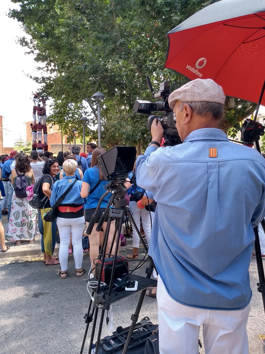 Marrecs's tweet image. Voleu reviure la nostra diada de la #FMSalt19? Els companys de @CanalMarrec l'han emés en directe i us l'ofereixen a YouTube:
youtu.be/Z2Qe-6w6Wd8

Gràcies per ser-hi sempre, @CanalMarrec!
#JuliolMarrec #castellers
