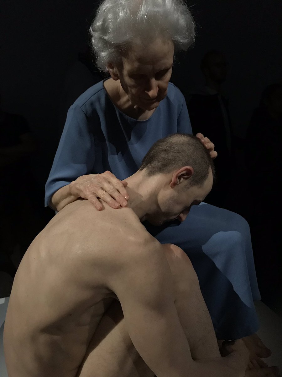 colettecowan1's tweet photo. Went to view #SamJinks “In the Flesh” exhibition @GalwayIntArts #GIAF2019 it was amazing to see his work which reflected the impermanence of life, fragility & vulnerability & so many more emotions for us viewers. His sculptures were lifelike and brilliant. https://t.co/uNbkQDXVYY