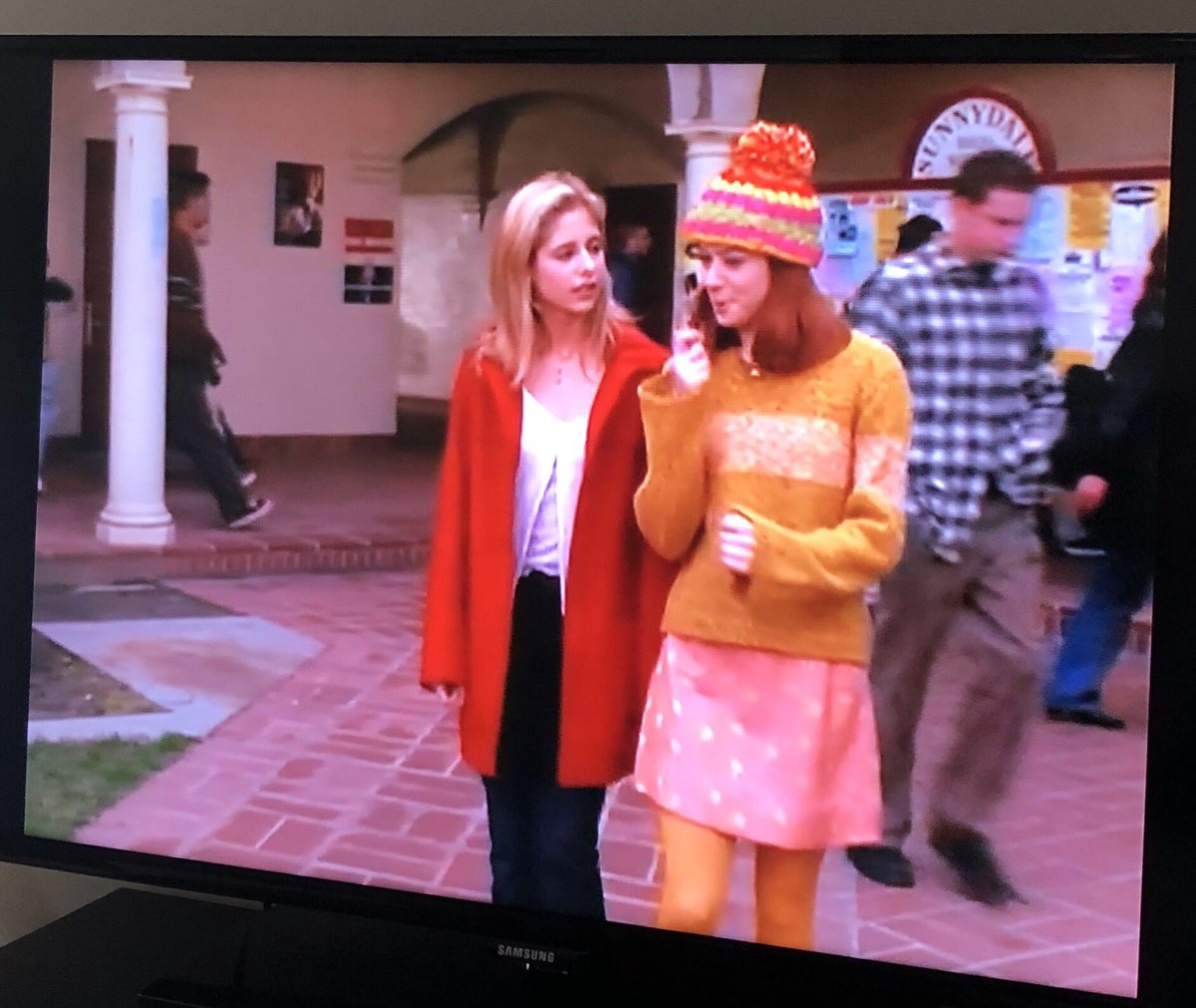 S3 E12 - HelplessWTF Willow??? What& #39;s up with that outfit???I& #39;m kidding of course. Willow can do no wrong.  #BuffyFirstWatch