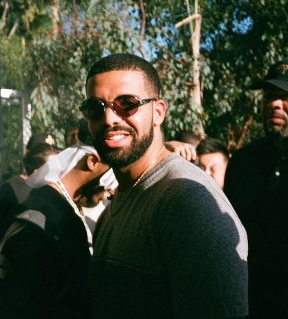 radiofanatica_'s tweet photo. "WORK" @rihanna feat @Drake 

#RobbieDay

https://t.co/7CsRqrYTb3 | ❤️

Join me I #deserved it
No time to #have you lurking

If I got #right then you might like it! https://t.co/R9d5jFAVoF