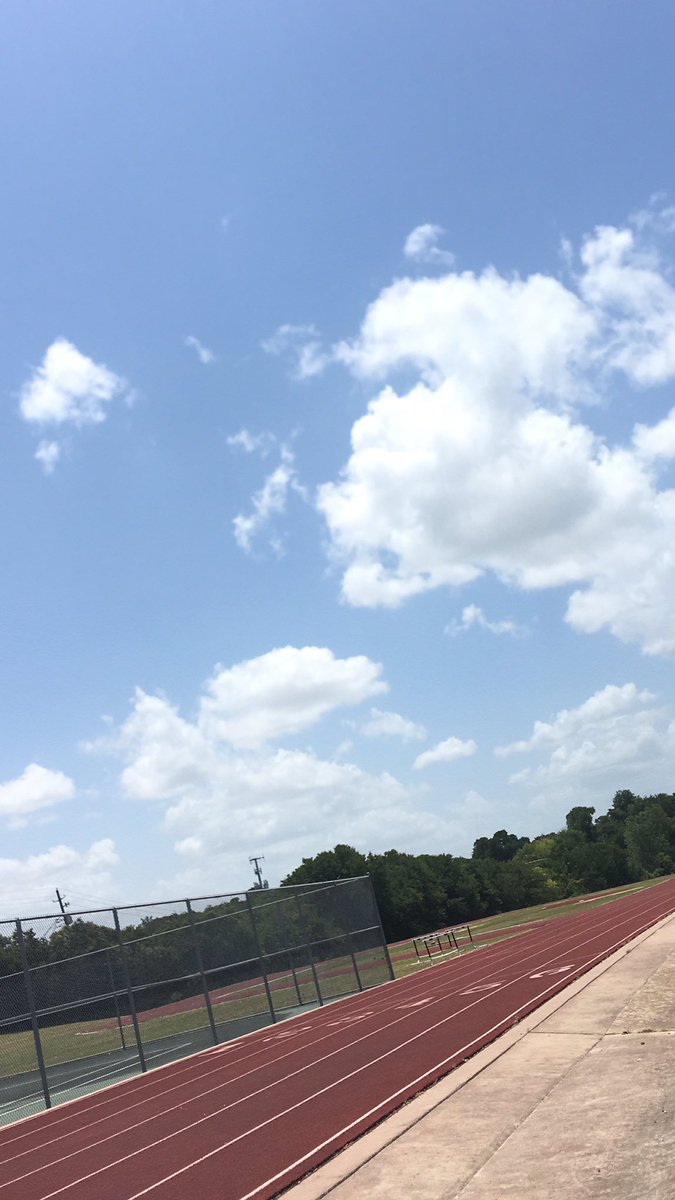 TyreeWilliams49's tweet photo. Another day another workout https://t.co/HqZmQCOzWP