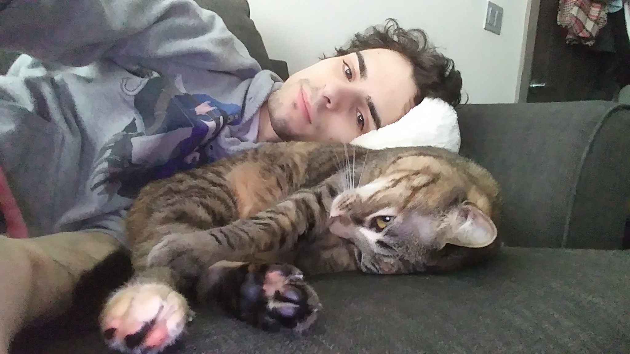 EAlS3clWsAE9sM5.jpg:large