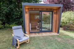 Like all of our garden rooms, the Froom has many uses, a home office, a family room, children's playroom, woman or man cave, what will yours be?

futurerooms.co.uk/gardenrooms/fr… #womaninbizhour #ukcraftershour #BrumHour #crafthour