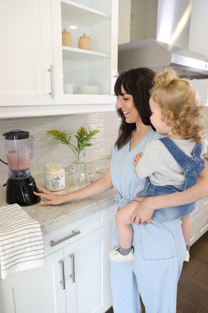 Do your little ones love smoothies?! All our juices taste great as smoothies, so your little ones can get the best organic plant-based nutrition. 💚