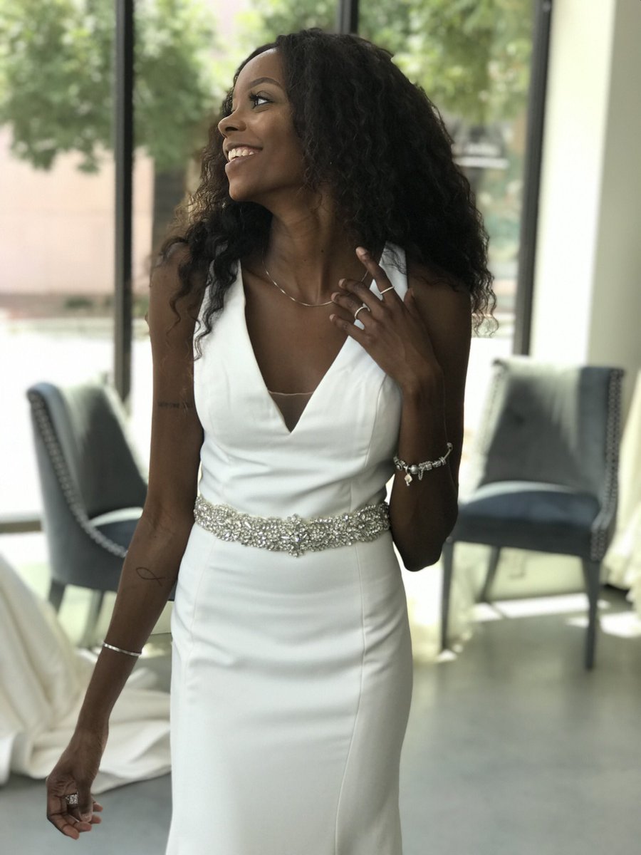 🚨NEW ARRIVAL🚨  Our Team cannot get enough of this clean and #Timeless dress! Come try it on today! 
#dressup #weddingdress #syttd #dreamdress #bullcity