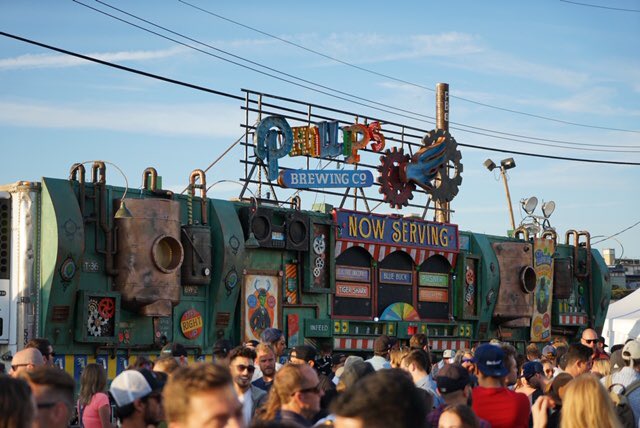 Day ✌️ <a href="/backyardwkndr/">Backyard Weekender</a> highlights from our 📸 pal Tom Power 👍 See you all in the #PhillipsBackyard soon 🍻 #pbw2019