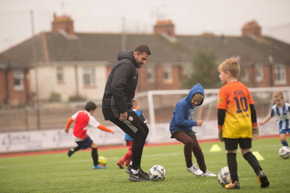Tomorrow’s the first day of FOOTBALL FUNDAYS ⚽️☀️!

<a href="/adamhinsh/">Adam Hinshelwood</a> &amp; <a href="/AarranRacine/">Aarran Racine</a> are looking forward to seeing you all in the morning 👍🏼😀

It’s not to late to get signed up!
👉 mailchi.mp/348cabe122c2/w…

#WeAreWorthing 🐟🔴
