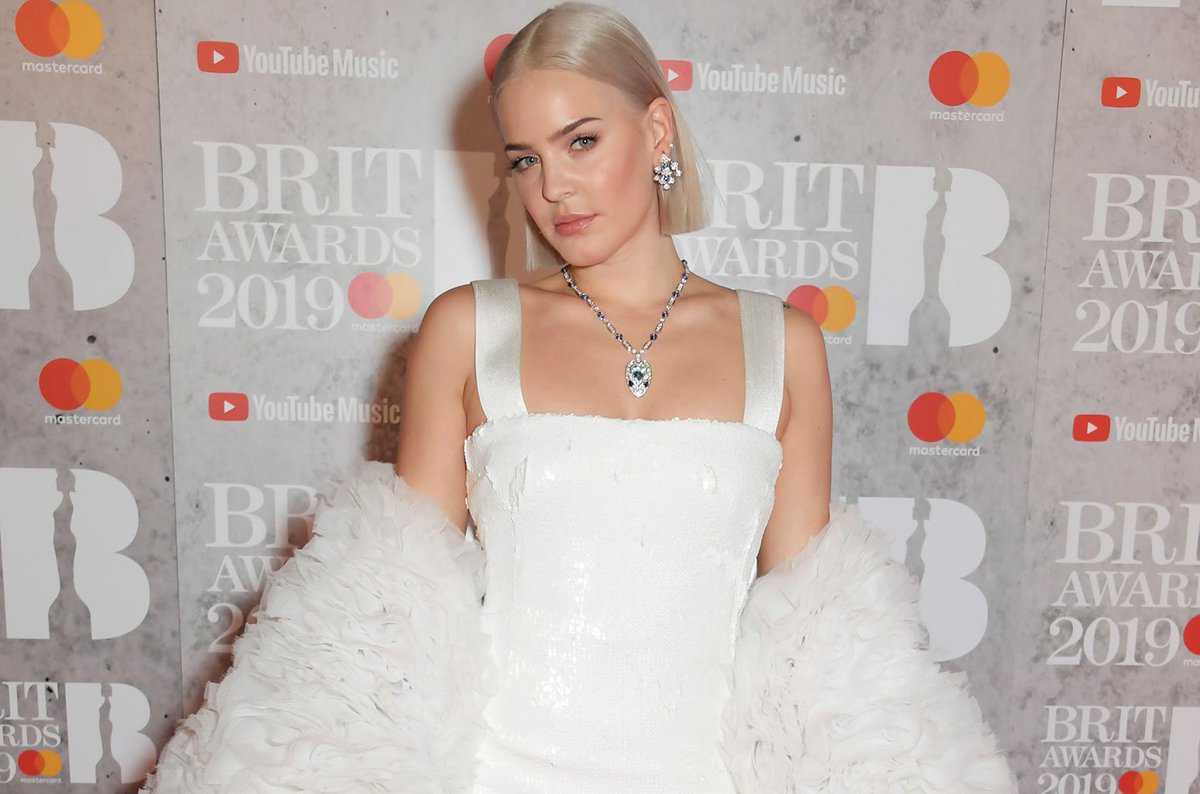 billboard's tweet photo. Anne-Marie plays impromptu free show after Korean performance canceled due to "structurally unsafe" stage https://t.co/a2xcvNPoIZ https://t.co/H1ZUoGe6Yd