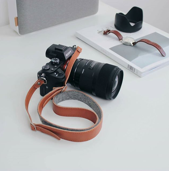 harberlondon's tweet photo. Our leather camera strap! 📸
Pic: nicolay.t (IG profile)
https://t.co/iTSBvQQCXb
#Harberlondon
.
.
.
.
#camera #camerastraps #camerasony #cameracanon #cameranikon #nikon #canon https://t.co/QaGPg8Y9Ox