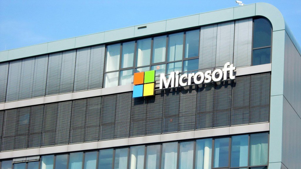 masters_techno's tweet photo. Microsoft investing $1 billion in OpenAI to build a supercomputer for Azure https://t.co/NTa38ugA3d https://t.co/6ByiHrhdbd